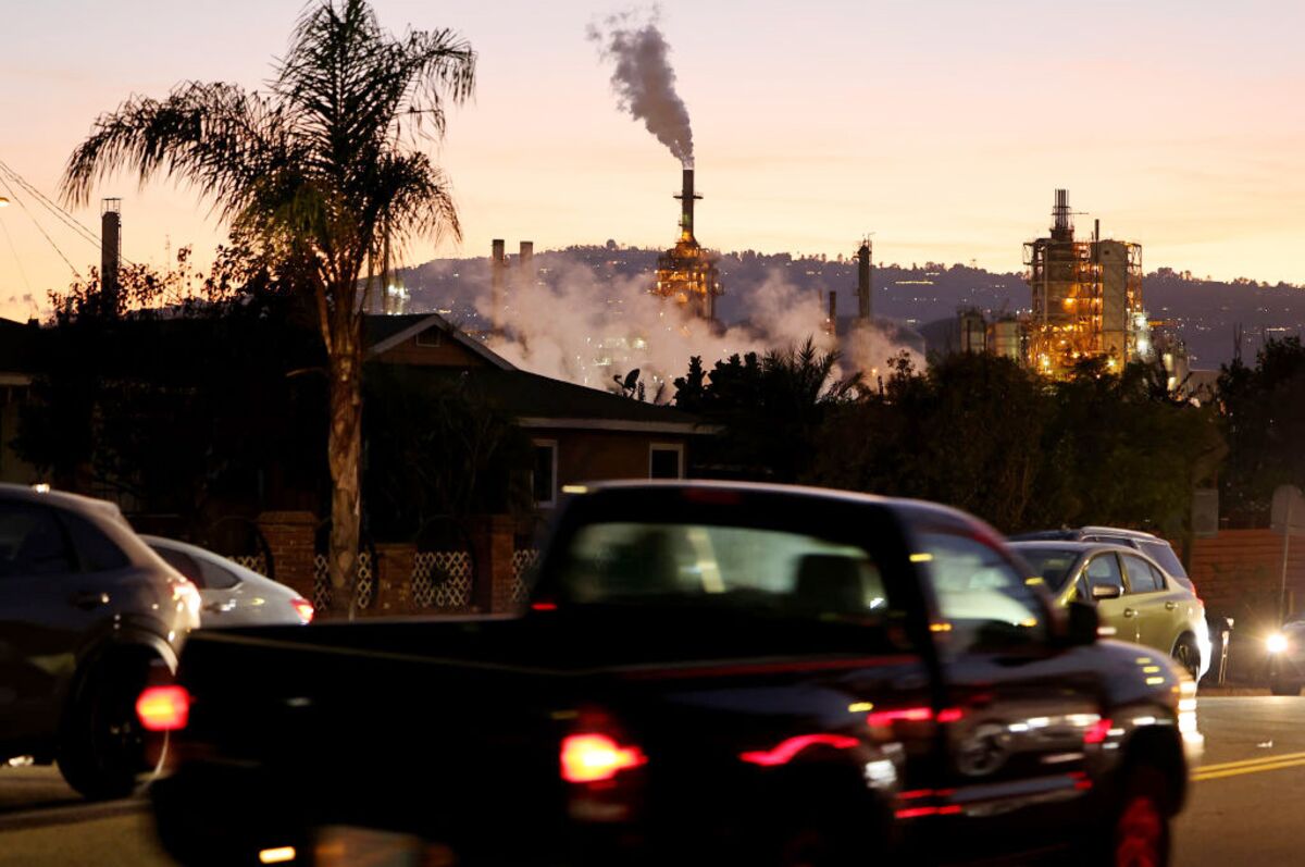 Oil Traders Shift from Desperation for Volatility to Drowning in It