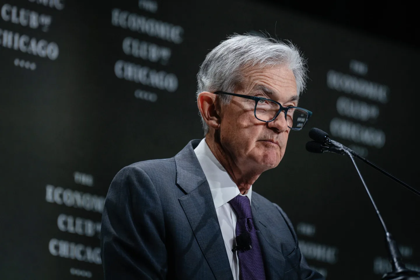 Market Fears Rise as Powell's Warning and Trump's Tariffs Cause Market Volatility