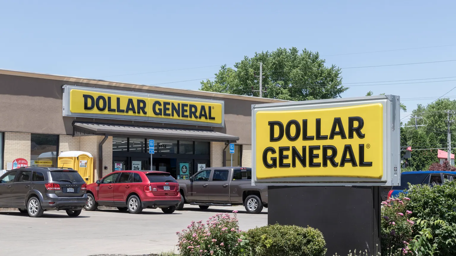 Why Dollar General (DG) Stands Out Among Top Retail Stocks to Buy