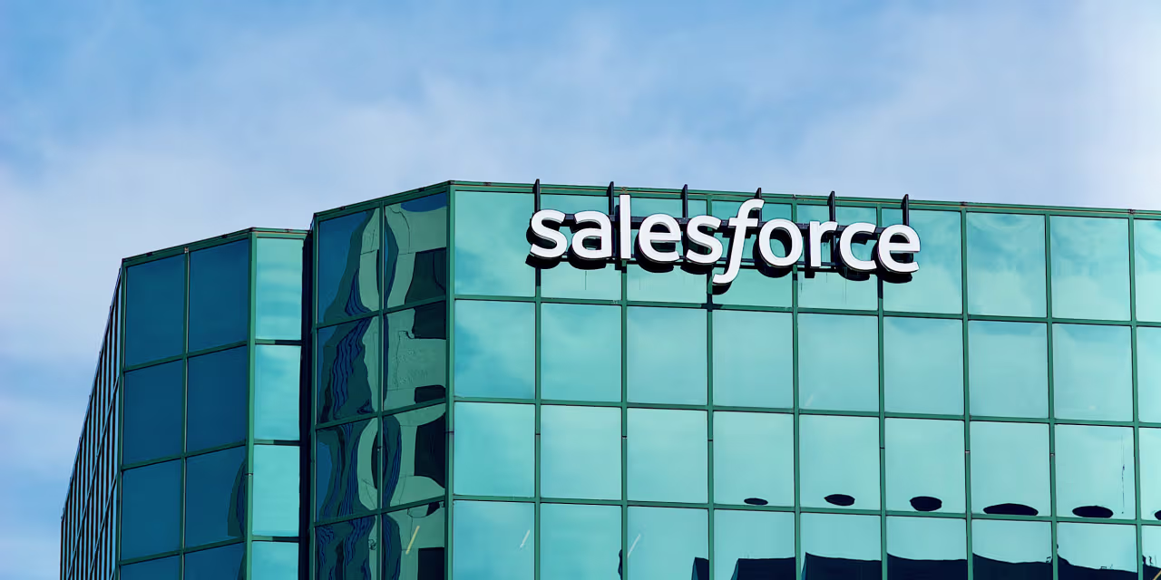 Analysts Maintain Bullish Outlook on Salesforce Stock Ahead of Earnings