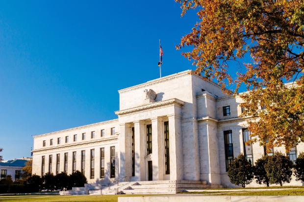Trump Steps Up Fed Battle: Site Tour, Renovation Drama, and Powell’s Future | iXbroker Analysis