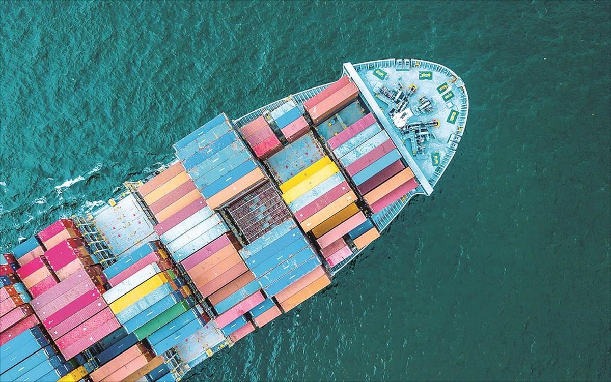 US Ocean Imports from China Plunge 28% in June Amid Tariff Increases
