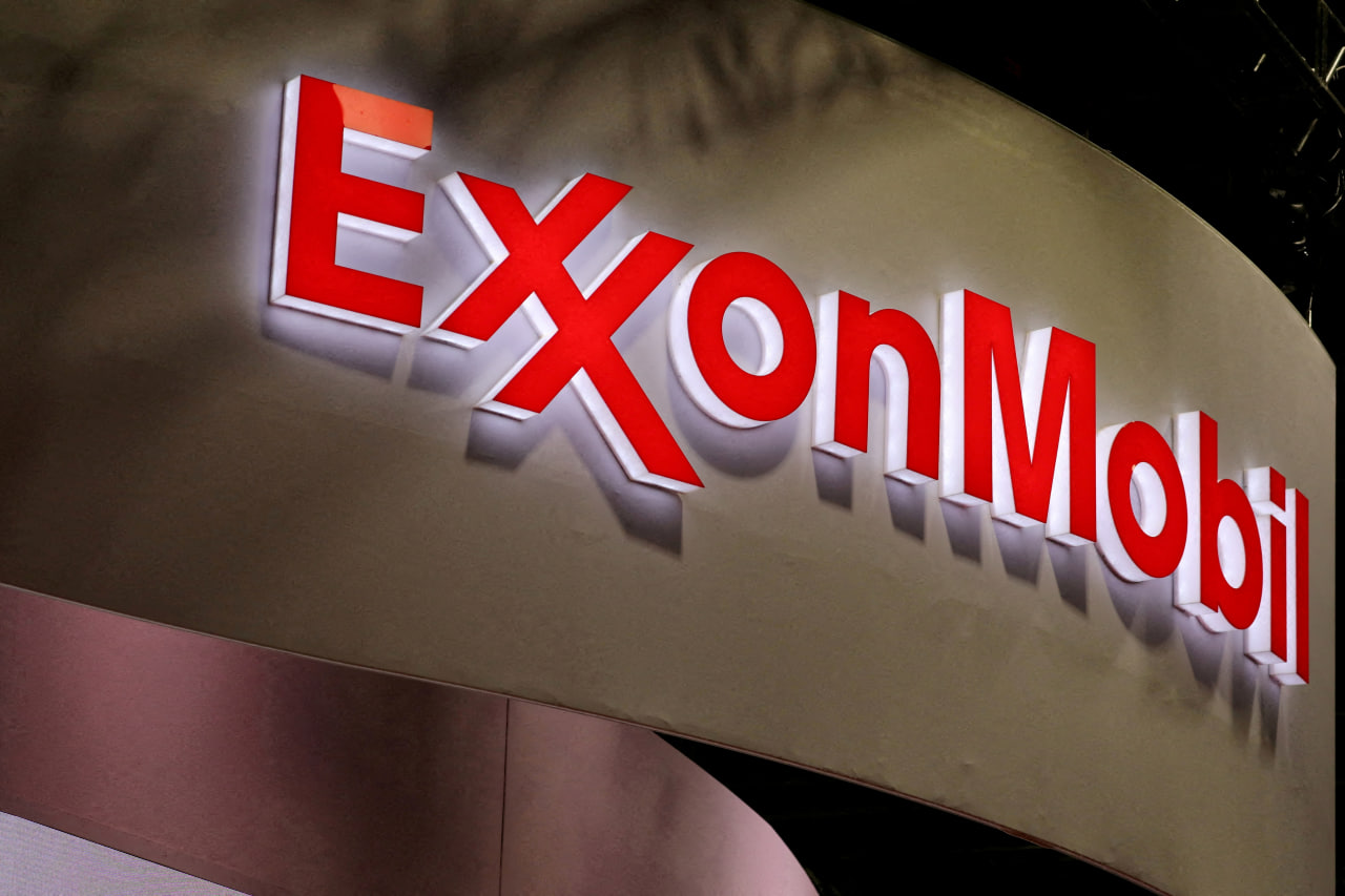 ExxonMobil and QatarEnergy Request Permission for LNG Re-Exports Starting October 1
